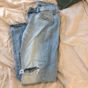 Old navy light wash boyfriend jeans